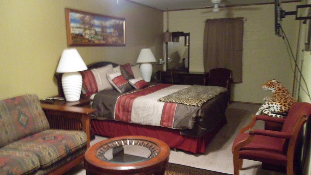 Holiday Motel แคนนอนซิตี ภายนอก รูปภาพ